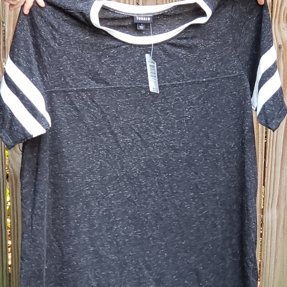 TORRID Black Crew 1X Tee Short Sleeve Light